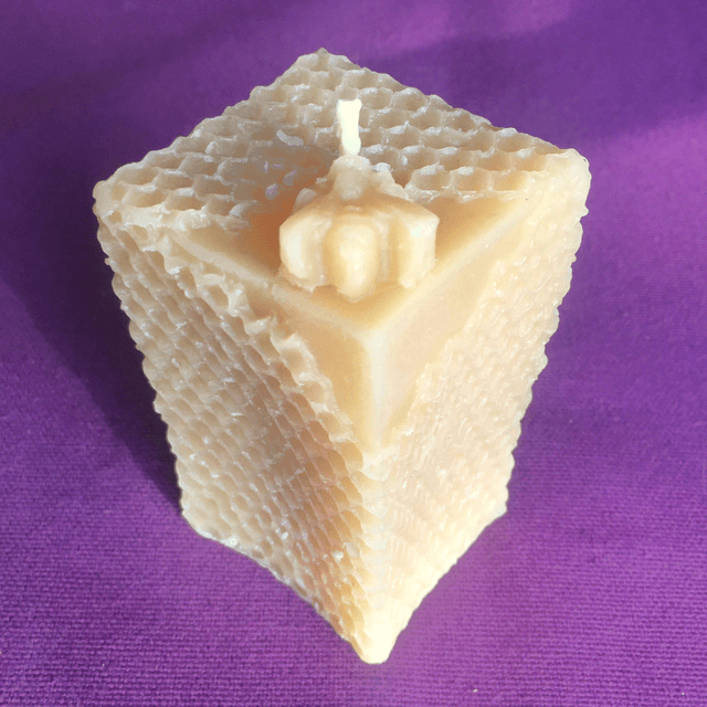 BOUGIE PILIER MOULE CUBE ALVEOLE ABEILLE EFFET GAUFRE 12.5 CM 